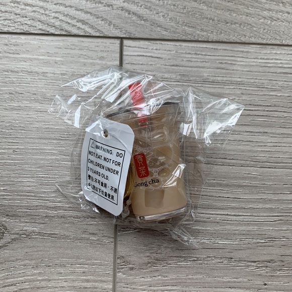 GIFT With Purchase - Bubble Tea Keychain - Picture 3 of 3